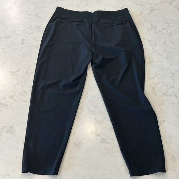 Athleta Brooklyn Mid Rise Ankle Pant 16 Black UPF 40 - Picture 9 of 16